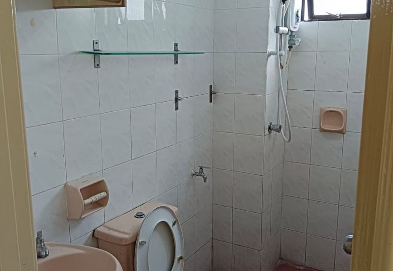 Anjung Hijau (Greenfield Apartment)