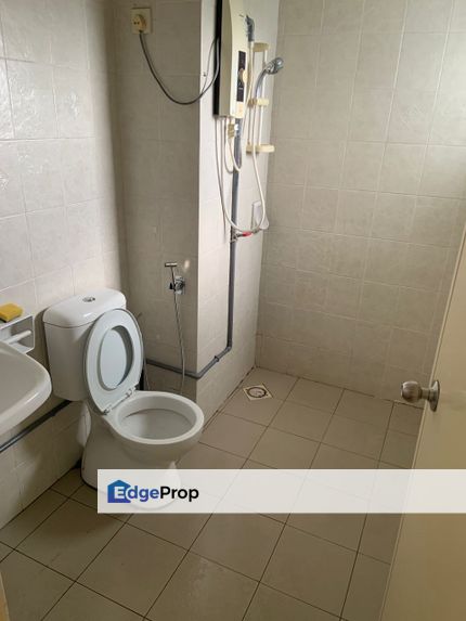 Zamrud walk to main road near oug midvalley pj sunway kl old Klang road , Kuala Lumpur, Jalan Klang Lama (Old Klang Road)