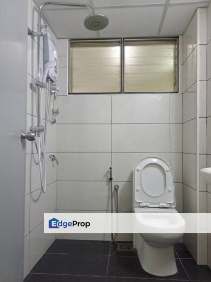 bukit oug townhouse walk to lrt awan besar gated and guarded 2 car parks, Kuala Lumpur, Bukit Jalil