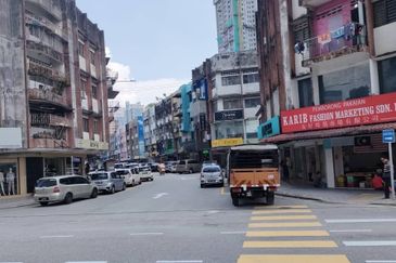 HO CHIN YUEN, Lorong Meranti 2, Pudu, fashion hub