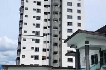 Royalle Condominium @ North Kiara