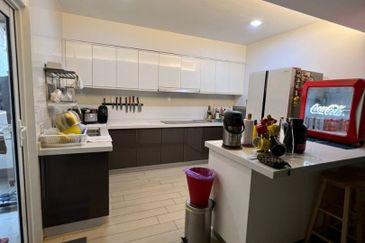 Royalle Condominium @ North Kiara