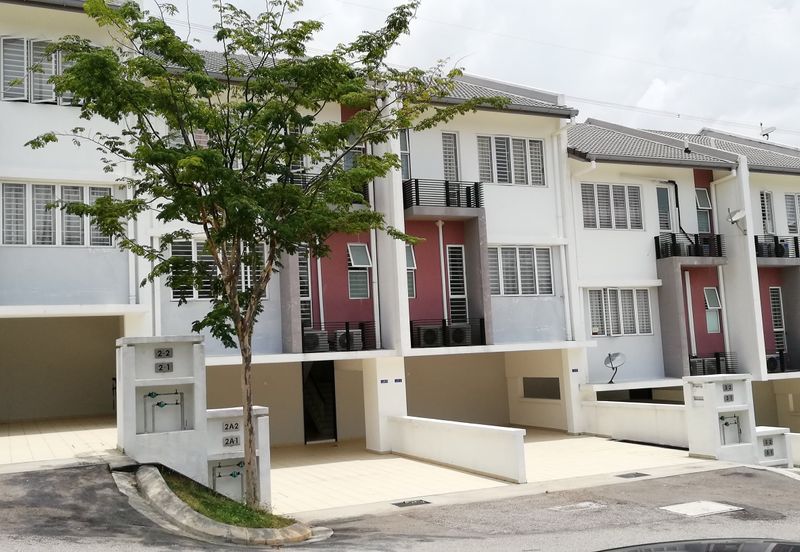 laman & bayu townhouse , UPPER UNIT (2nd flr)
