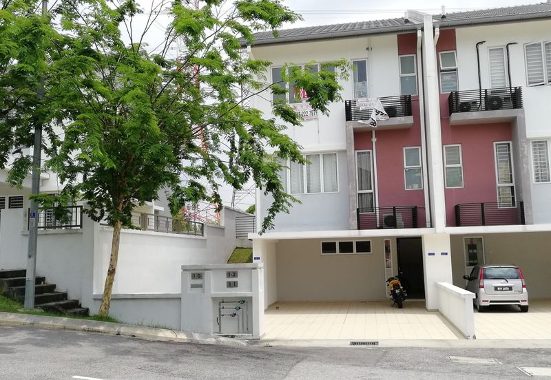 laman & bayu townhouse , UPPER UNIT (2nd flr)