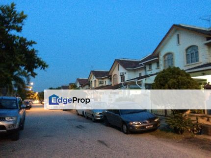 24 ft land, USJ 20, non split level , gated , LRT Station , Selangor, USJ