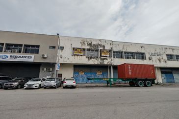 glenmarie , sek u1, 1 1/2 storey link factory Glenmarie , 