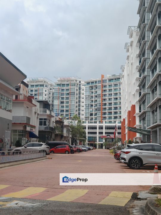 Oasia Ara damansara, 2+1 room ,fully furnished unit , good deal , Selangor, Ara Damansara