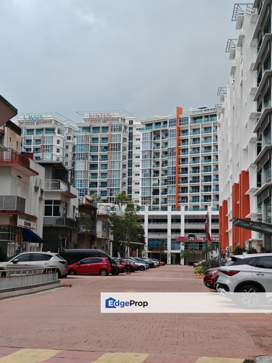 Oasia Ara damansara, 2+1 room ,fully furnished unit , good deal , Selangor, Ara Damansara