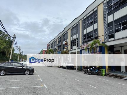 3Sty Shop End Lot Facing Mainroad Pusat Perniagaan Kuala Lipis, Pahang, Kuala Lipis