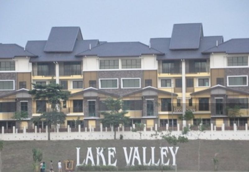 Avenue 2, Lake Valley