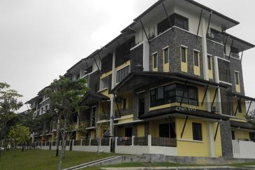 Avenue 2, Lake Valley