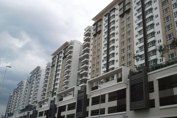 First Residence (Residensi Unggul)