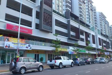 First Residence (Residensi Unggul)