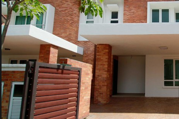 SL 4, Bandar Sungai Long