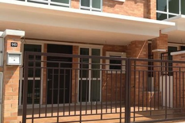 SL 4, Bandar Sungai Long