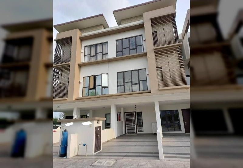 Odora Parkhomes @ 16 Sierra