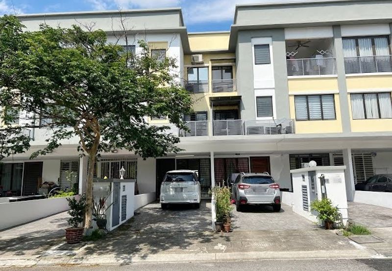 Odora Parkhomes @ 16 Sierra