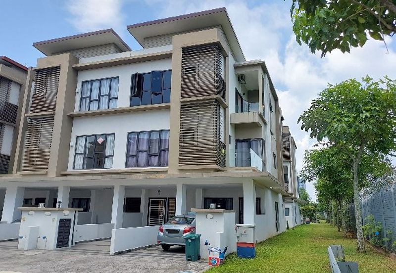 Odora Parkhomes @ 16 Sierra