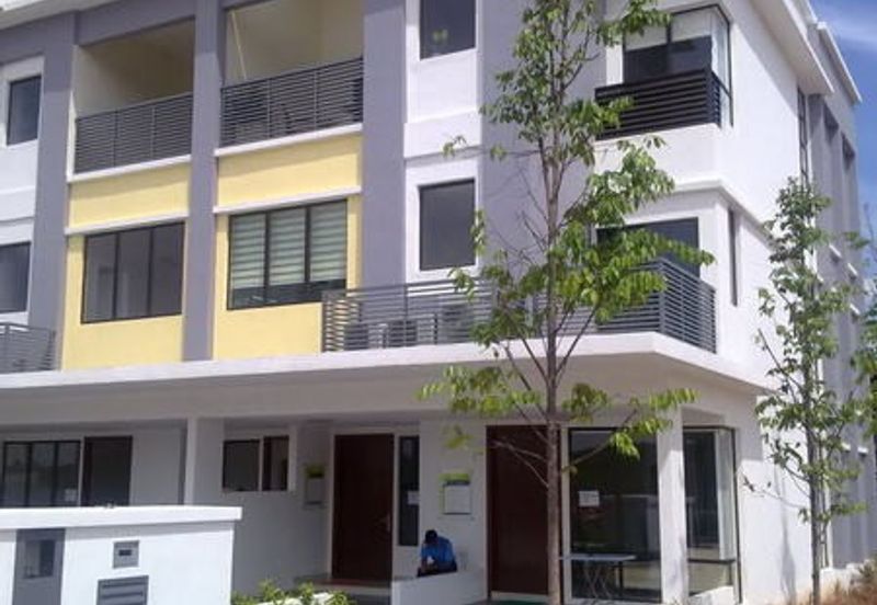 Odora Parkhomes @ 16 Sierra