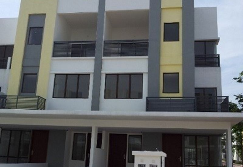 Odora Parkhomes @ 16 Sierra