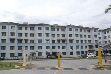 Dahlia Apartment, Putra Perdana