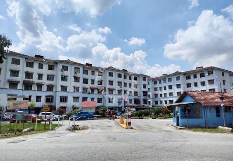 Dahlia Apartment, Putra Perdana