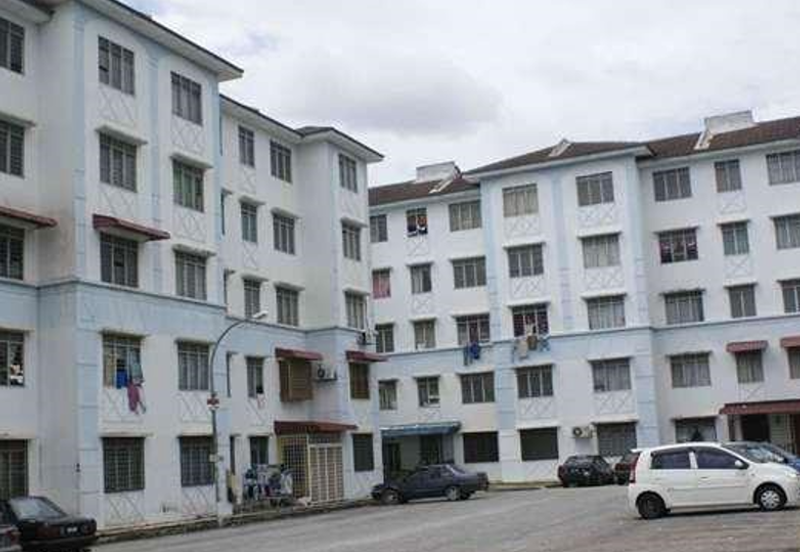 Dahlia Apartment, Putra Perdana