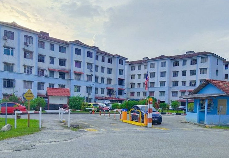 Dahlia Apartment, Putra Perdana