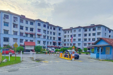 Dahlia Apartment, Putra Perdana