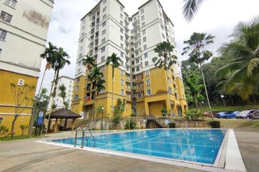 Pangsapuri Kristal (Crystal Tower), Taman Bukit Indah