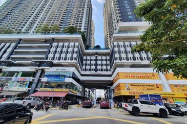 KL Traders Square