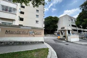 Mandarina Court