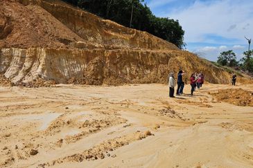 Jalan Pulau Lumut P U10/P @ Alam Budiman