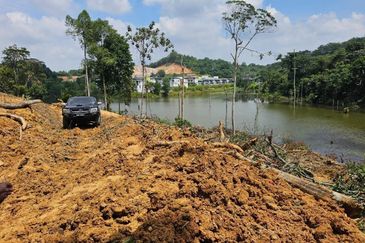 Jalan Pulau Lumut P U10/P @ Alam Budiman