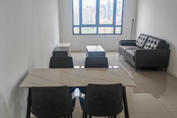 Savvy @ Riana Dutamas