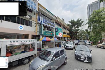 Jalan Kuchai Lama
