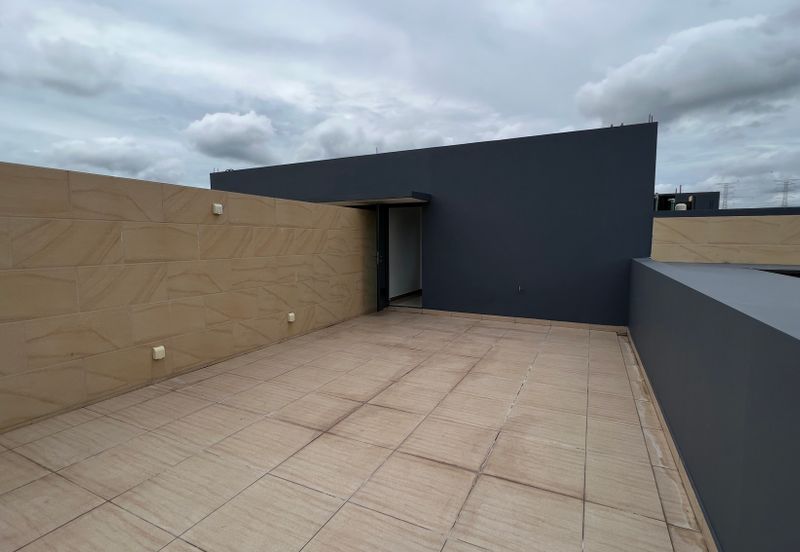 Forest City Fringe Villa , Gelang Patah 