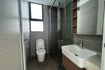 The M @ Medini Macrolink