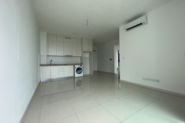 The M @ Medini Macrolink