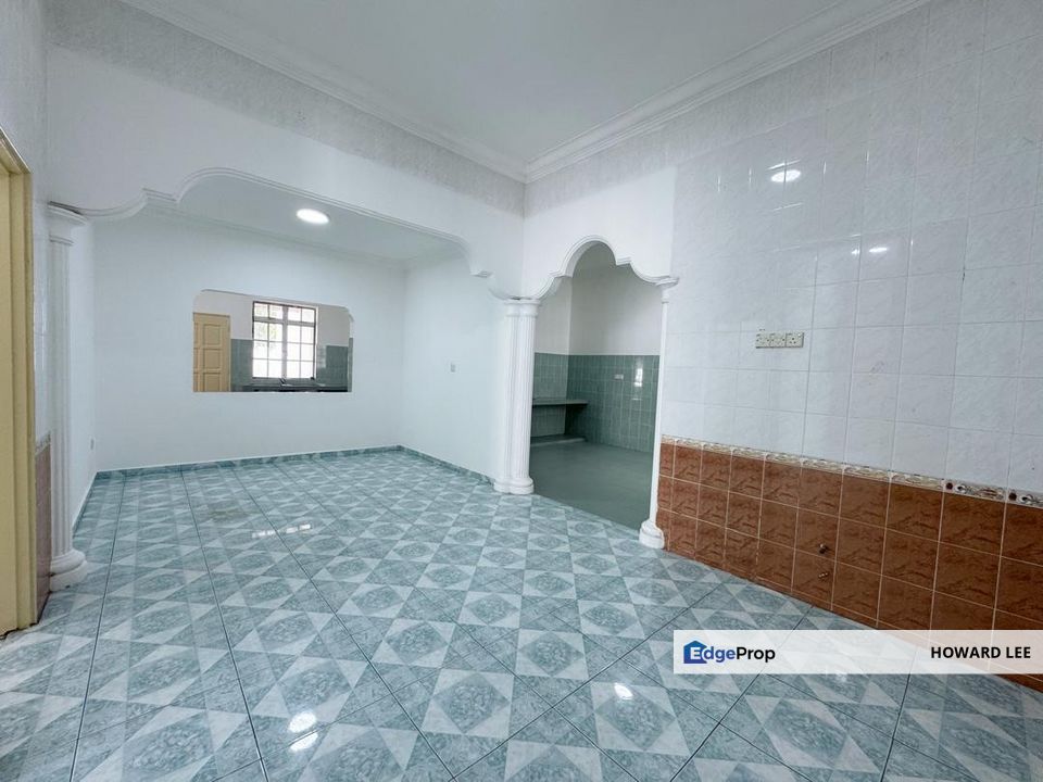 Kulai IOI Gate A,Huge Semi D for sale, Johor, Kulai