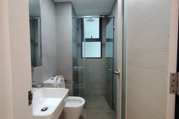 The M @ Medini Macrolink