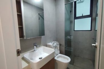 The M @ Medini Macrolink