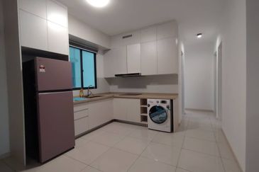 The M @ Medini Macrolink