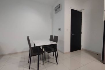 The M @ Medini Macrolink