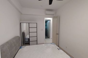 The M @ Medini Macrolink