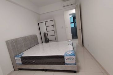 The M @ Medini Macrolink