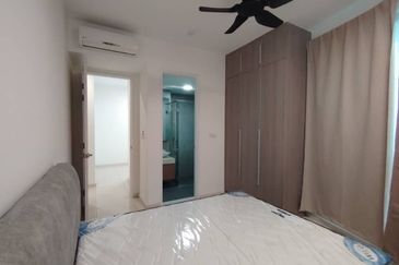 The M @ Medini Macrolink