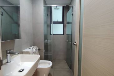 The M @ Medini Macrolink