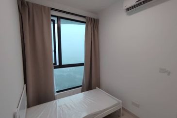 The M @ Medini Macrolink