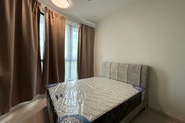 The M @ Medini Macrolink